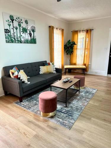 Beautiful Contemporary 2BDR - last minute hotel in Concord
