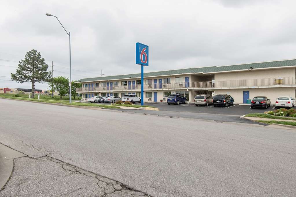 Motel 6 Kansas City MO Airport - photo 8
