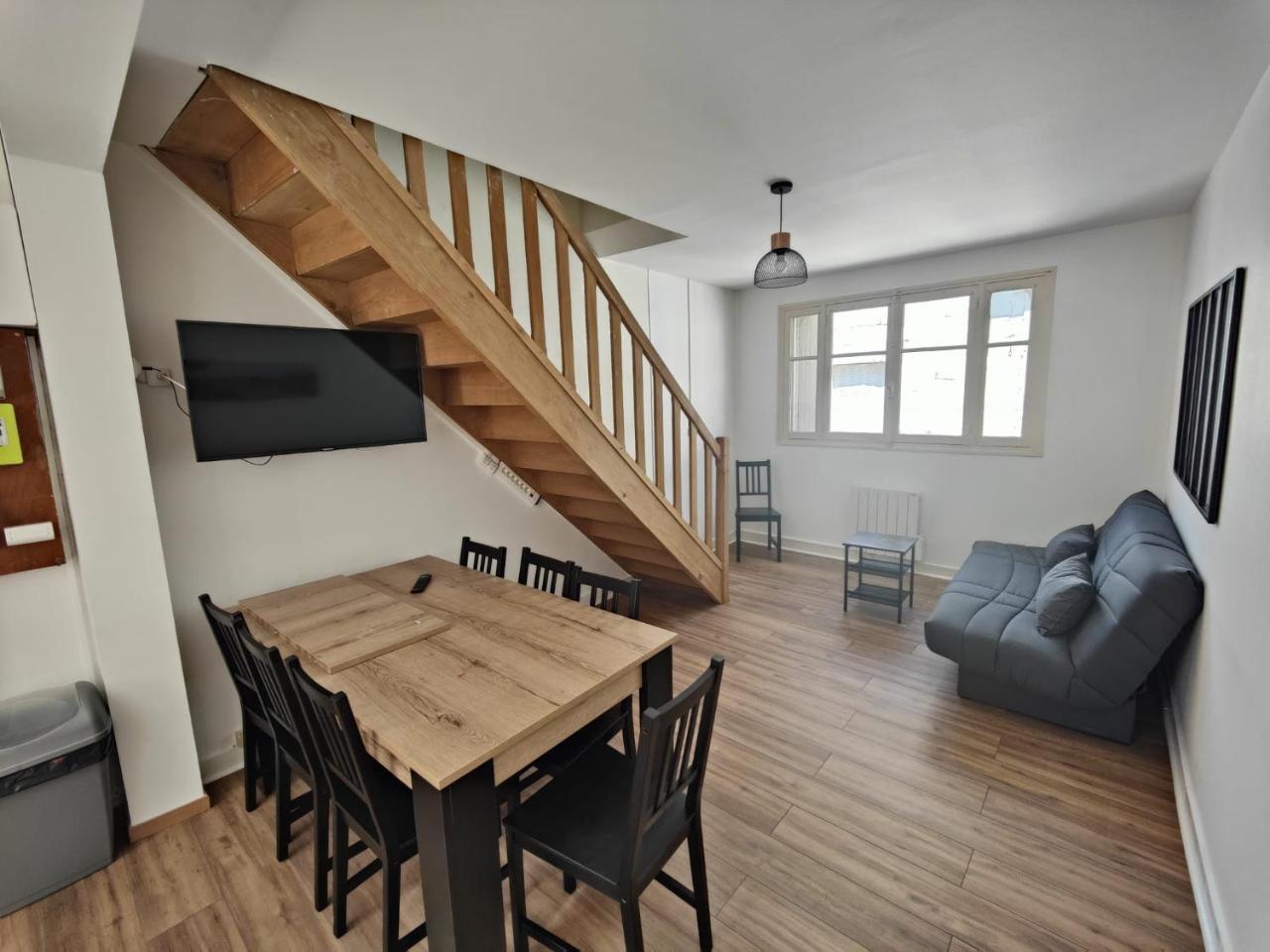 Le Grand Plume 5 Minutes du Zoo de Beauval in Saint-Aignan, France