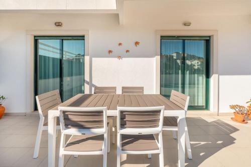 Cascais Sunny with very spacious terrace — 4-Star Luxury Hotel in Cascais, Portugal