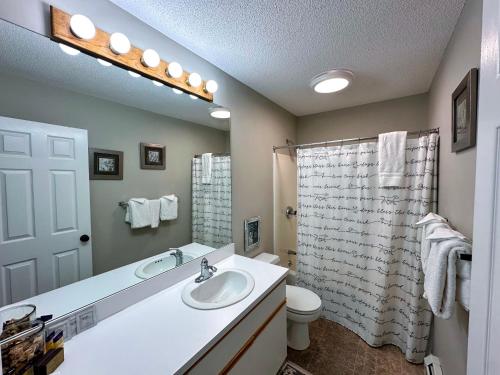 F4 Warm Fairway Village Townhome mountain views and large lawn So much to do - photo 46