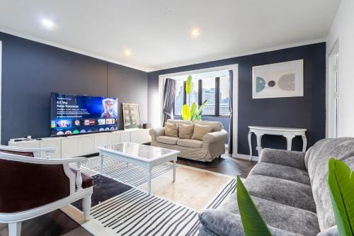 Omni Nuvél 4 Sukhumvit Branded Suites — 4-Star Luxury Hotel in Bangkok, Thailand