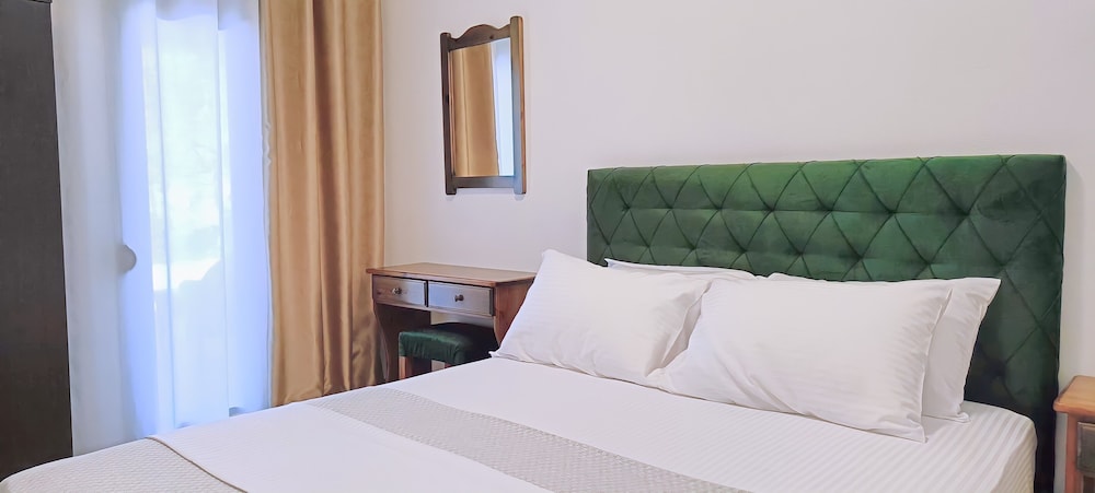 A & A Apartments for 2 pax — 5-Star Luxury Hotel in Skiathos, Greece