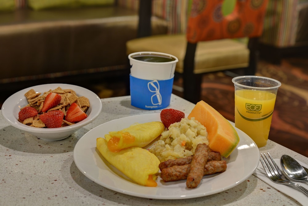 Hampton Inn Greenwood - photo 50