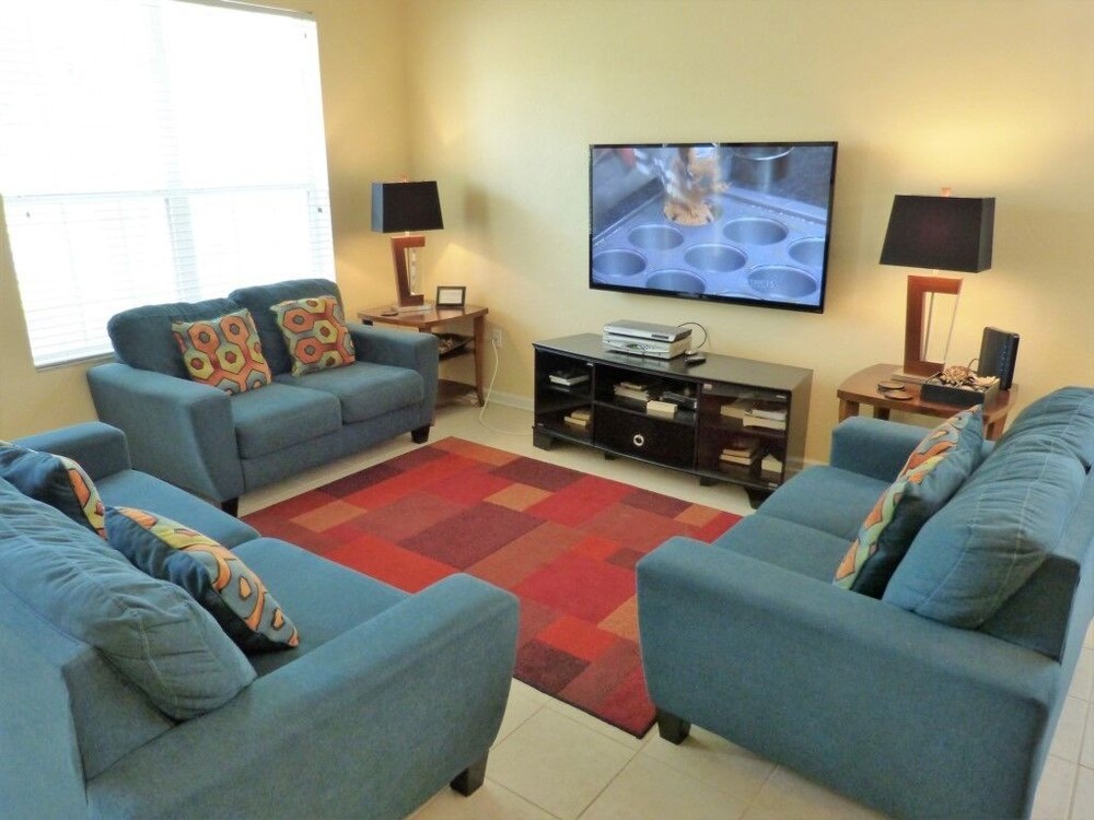 Stunning 6 Bedroom 4 Bath Pool Home in the Windsor Hills Resort - photo 16
