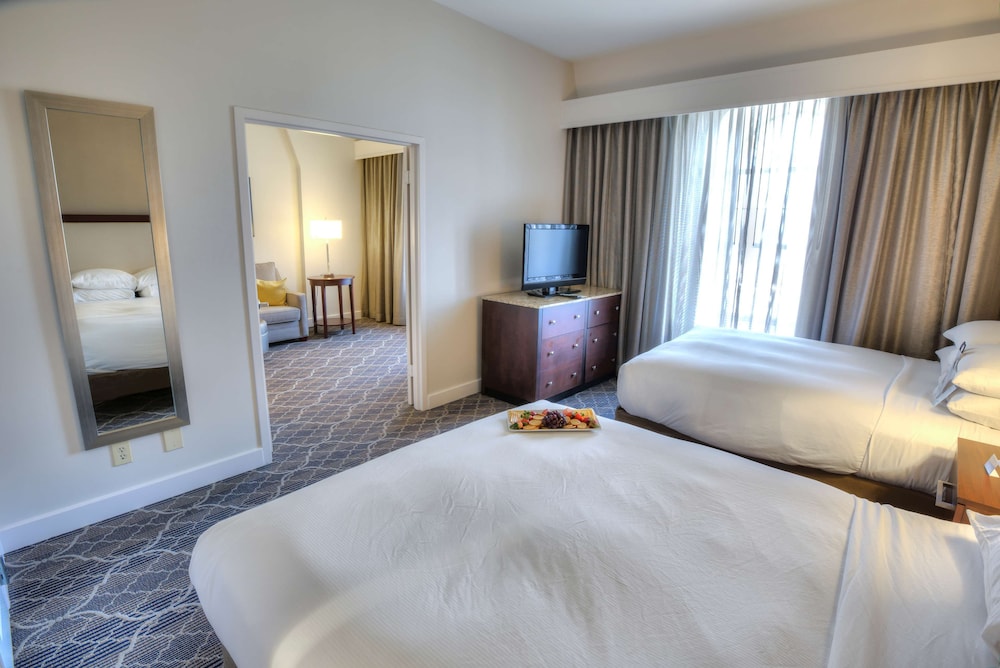 Doubletree Suites by Hilton at The Battery Atlanta - photo 23