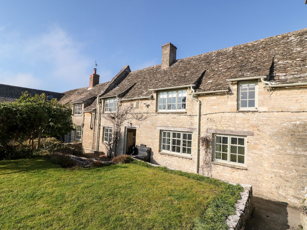 Holly Cottage 20681809 — Minster Lovell