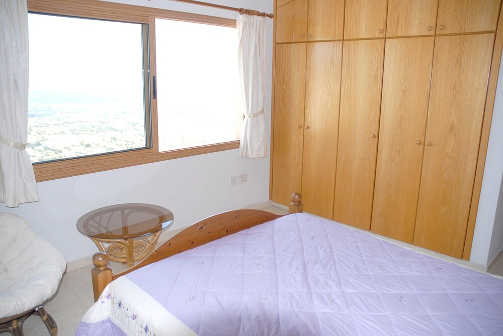 Peyia Villa with sea view private pool and garden