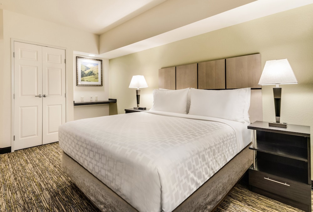 Candlewood Suites Portland Airport by IHG - photo 22