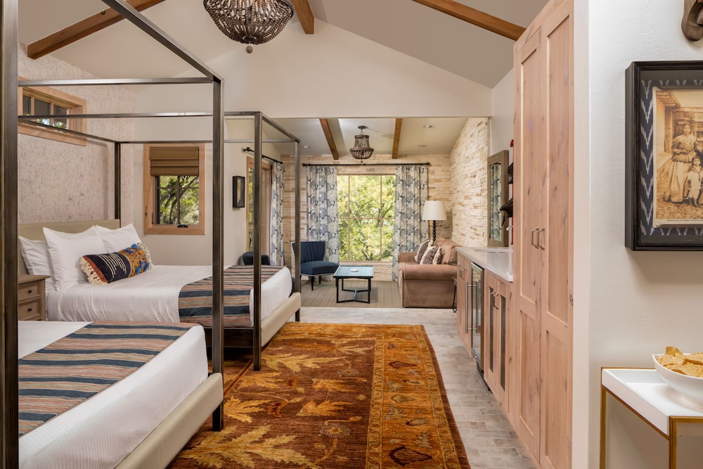 Camp Lucy — 4-Star Luxury Hotel in Dripping Springs, United States