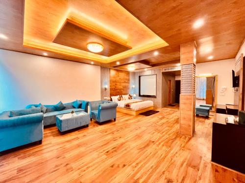Naina Deventure Resort Manali Premium Rooms with Centrally Heated & Scenic View — 4-Star Luxury Hotel in Manali, India