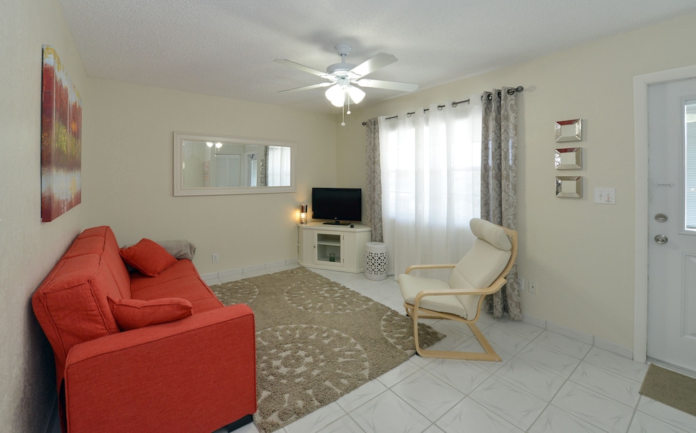 Hollywood by the Sea Hotel - photo 41