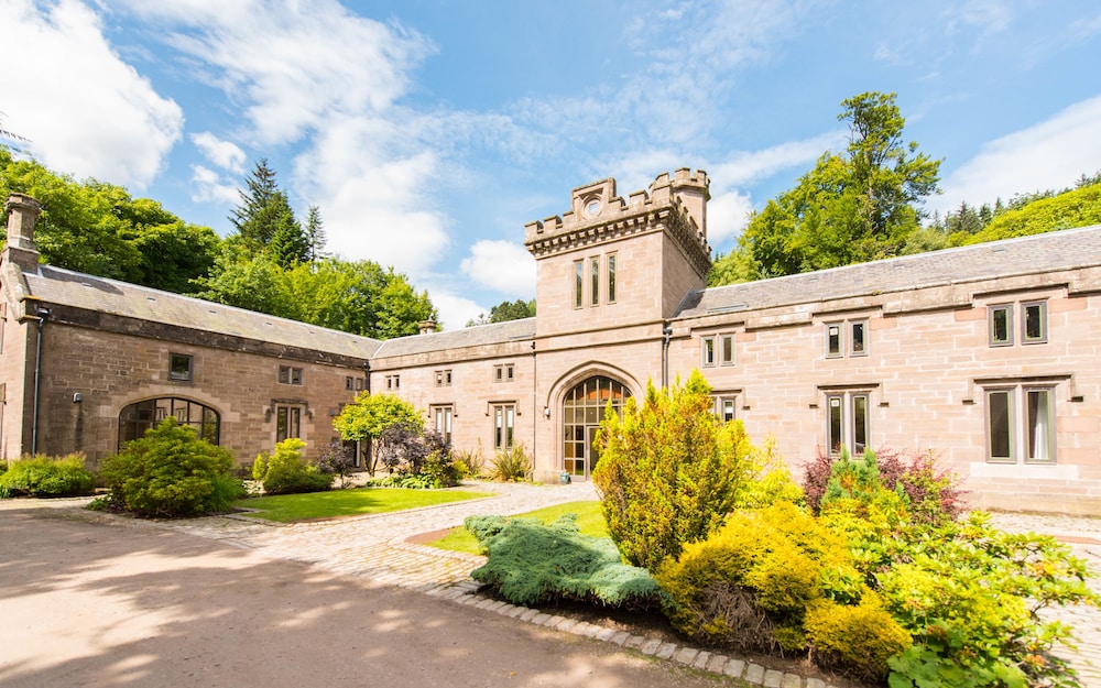The Castle Stables — 4-Star Luxury Hotel in Dundee, United Kingdom