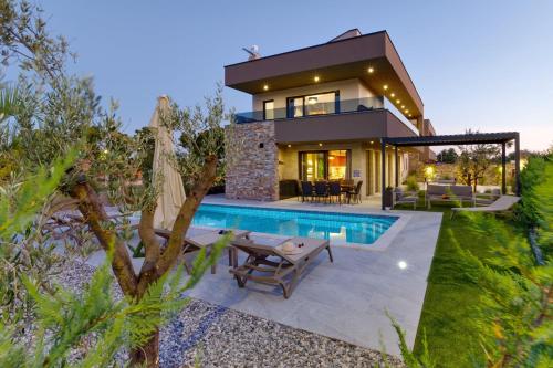 Pieron & Bavigo Villas Spa Oasis — 4-Star Luxury Hotel in Marcana, Croatia