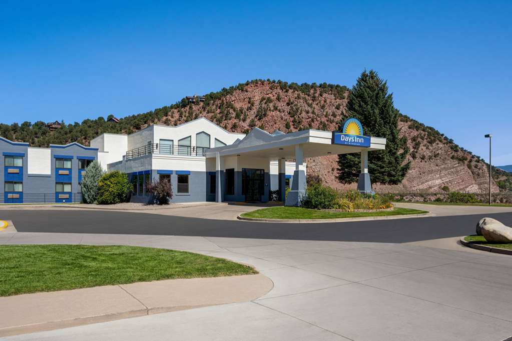 Days Inn by Wyndham Carbondale - photo 3