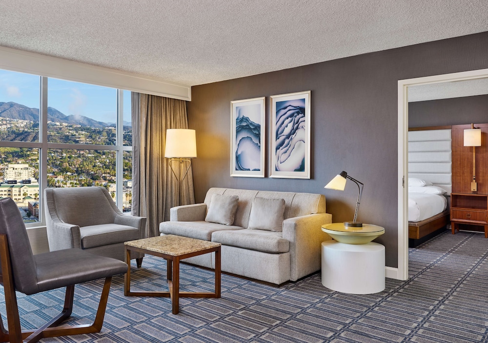Hilton Los Angeles North Glendale & Executive Meeting Center - photo 16