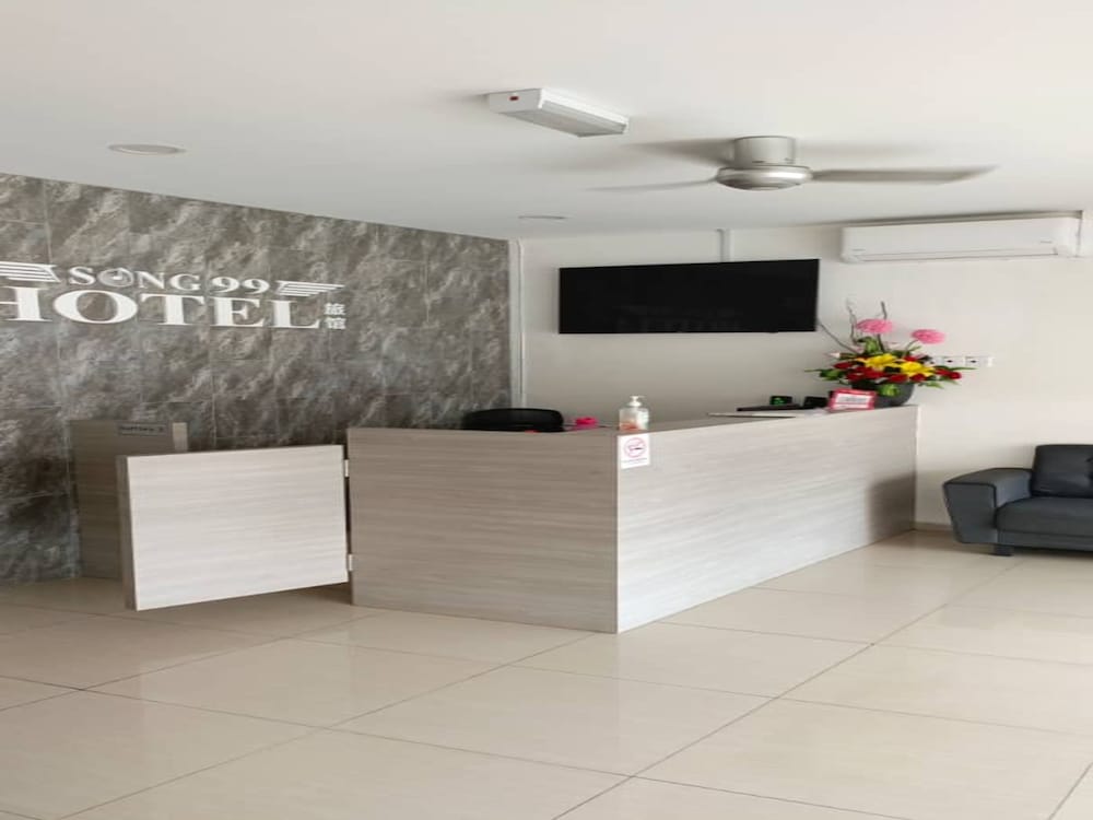 Song 99 Hotel — hotel in Kluang