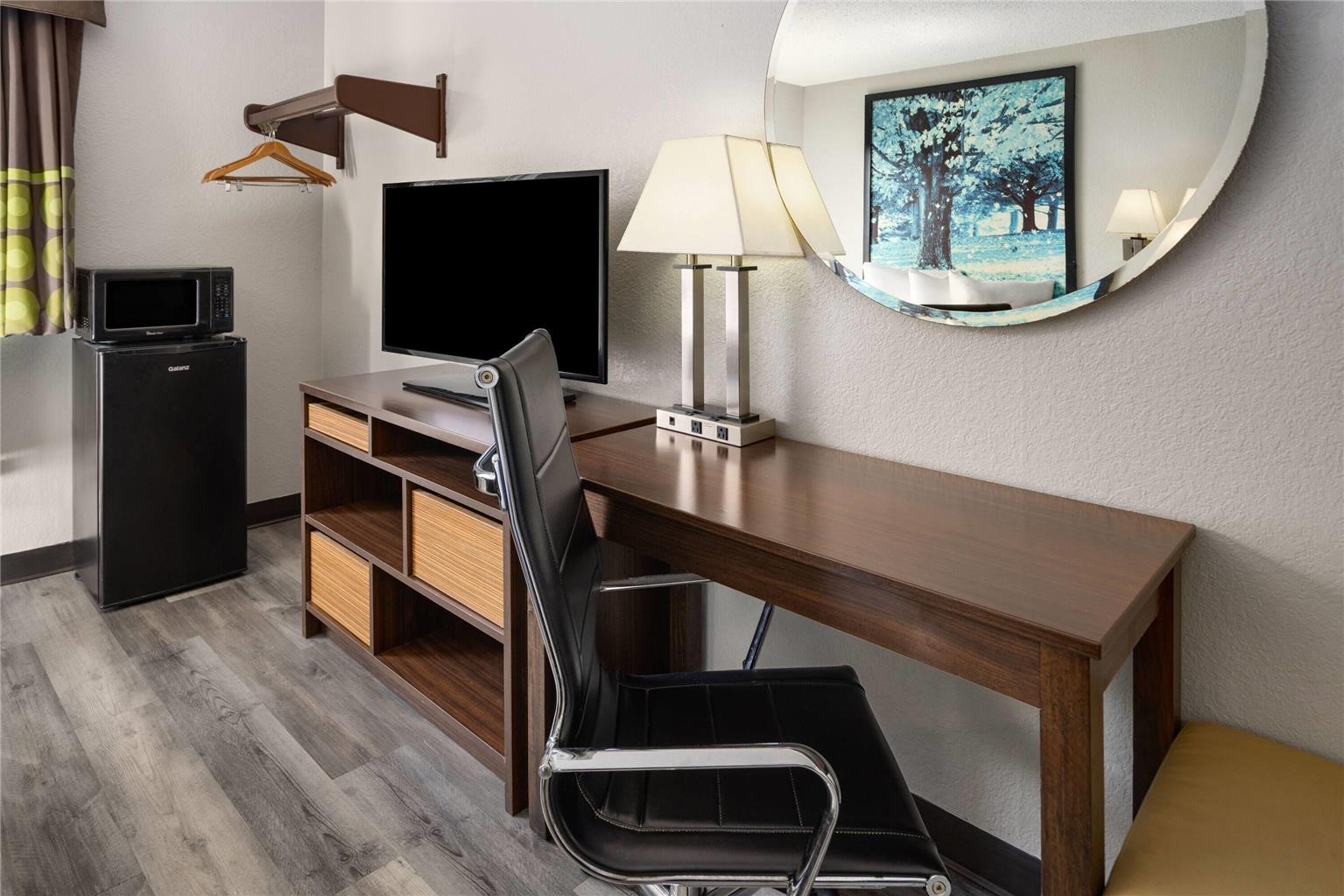 Super 8 by Wyndham Latham Albany Airport - photo 17