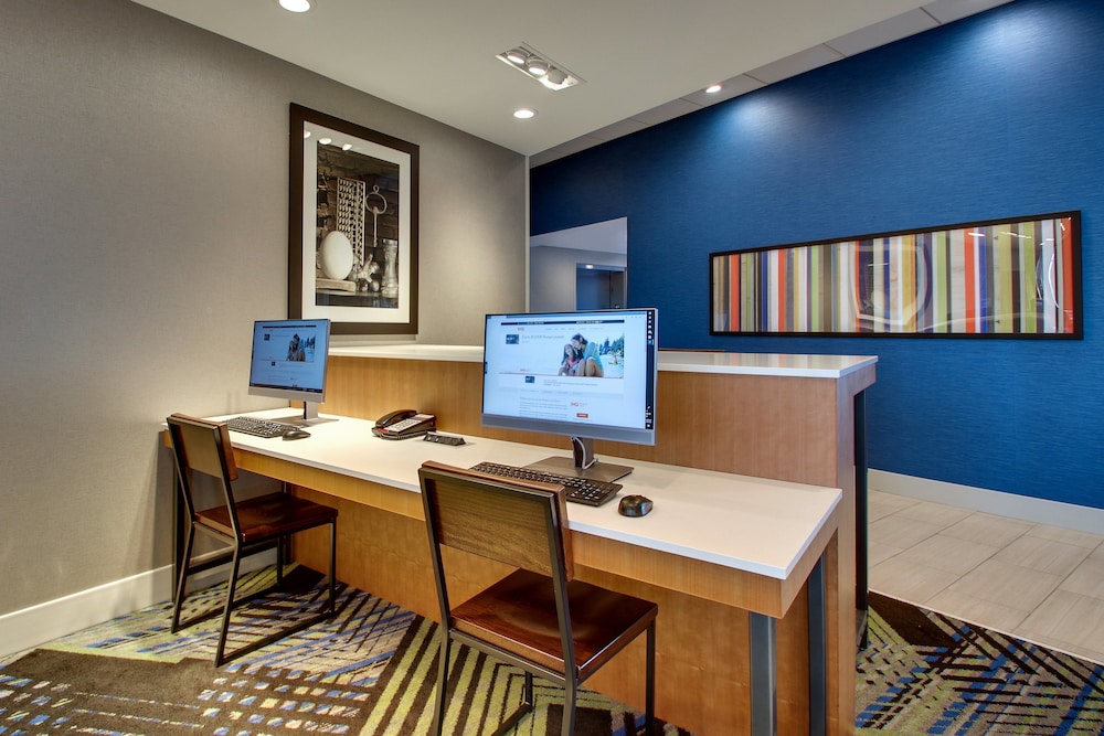 Holiday Inn Express & Suites Findlay North by IHG - photo 19
