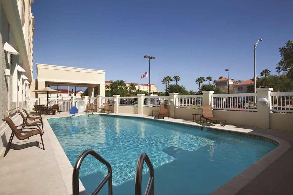 Hampton Inn & Suites Bradenton Downtown Historic District - photo 24