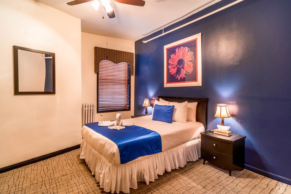 Royal Park Hotel and Hostel - photo 15