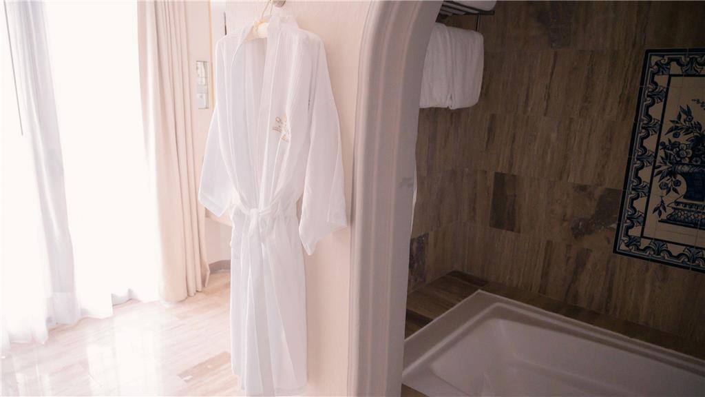 Master Suite bathroom amenities