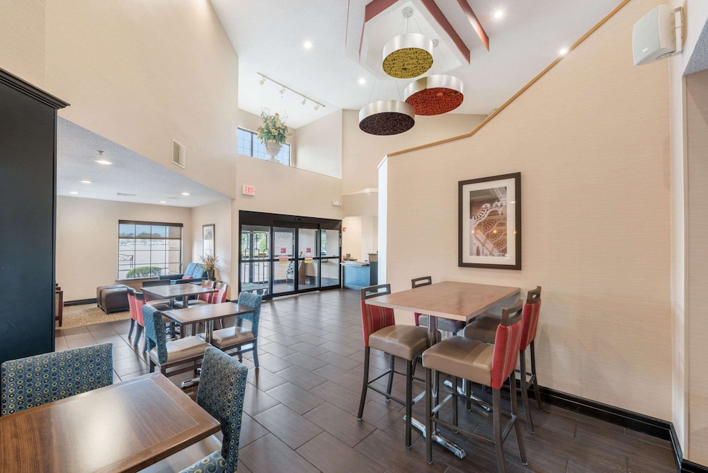 Comfort Suites Monroe - photo 69