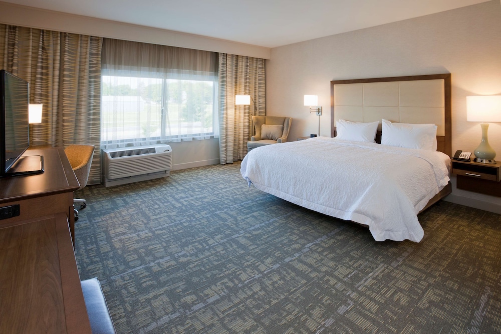 Hampton Inn Spicer Green Lake - photo 11
