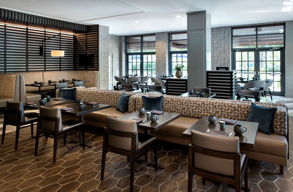 Embassy Suites by Hilton Bethesda Washington DC - photo 23