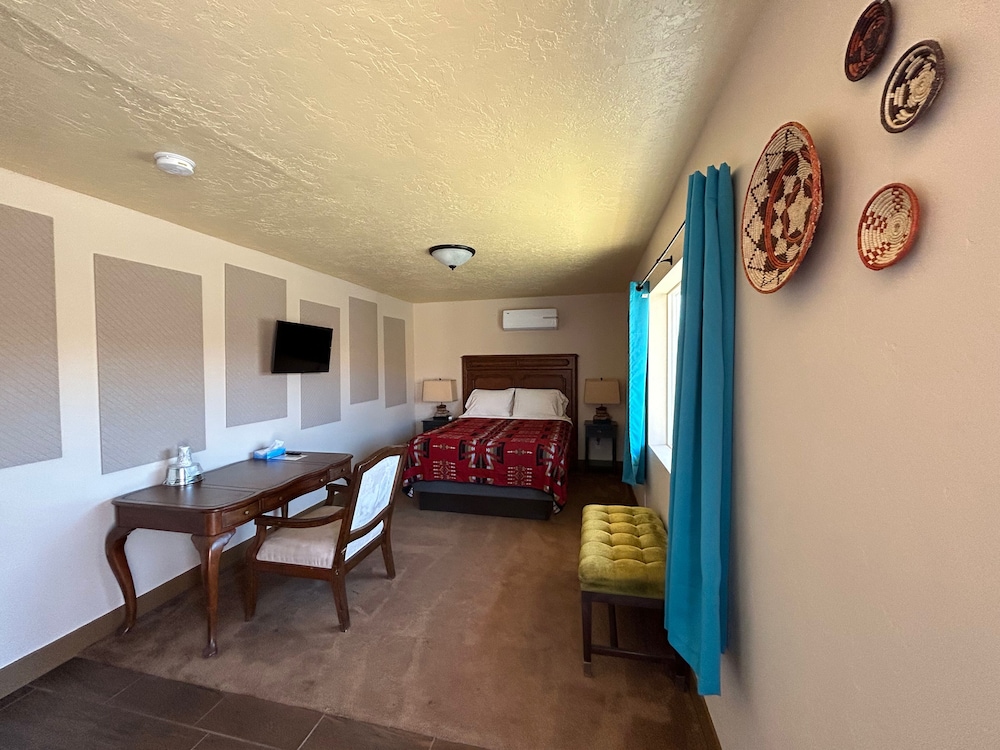The Rim Rock Inn - photo 9