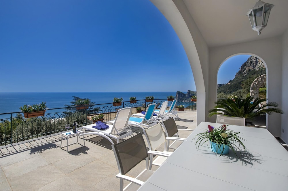 Amore Rentals Villa Marina — 4-Star Luxury Hotel in Massa Lubrense, Italy