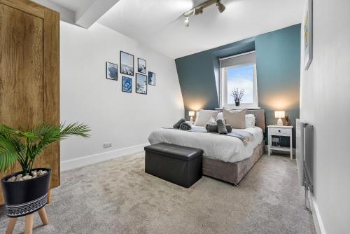 Stunning Spacious & Cosy 2 Bedroom Southsea Apartment with Great Panoramic Views Free Parking Permit Sleeps 4 WINTER SPECIAL OFFER by Blue Puffin Stays — 4-Star Luxury Hotel in Portsmouth, United Kingdom