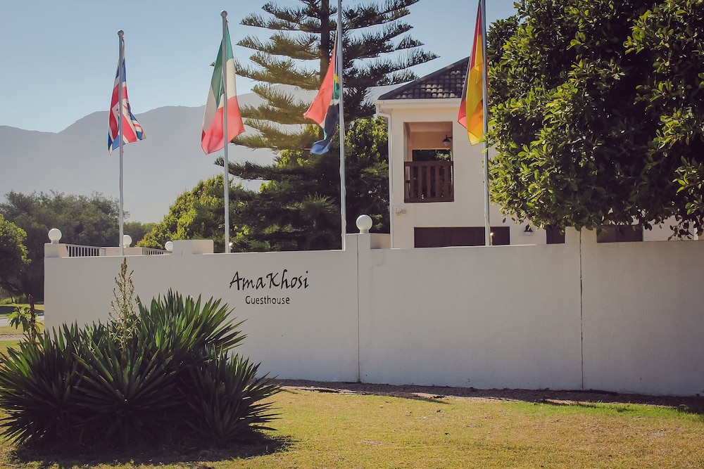 AmaKhosi Guesthouse — 4-Star Luxury Hotel in Hermanus, South Africa