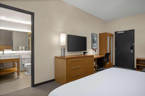 Hyatt Place Iowa City Downtown - photo 21