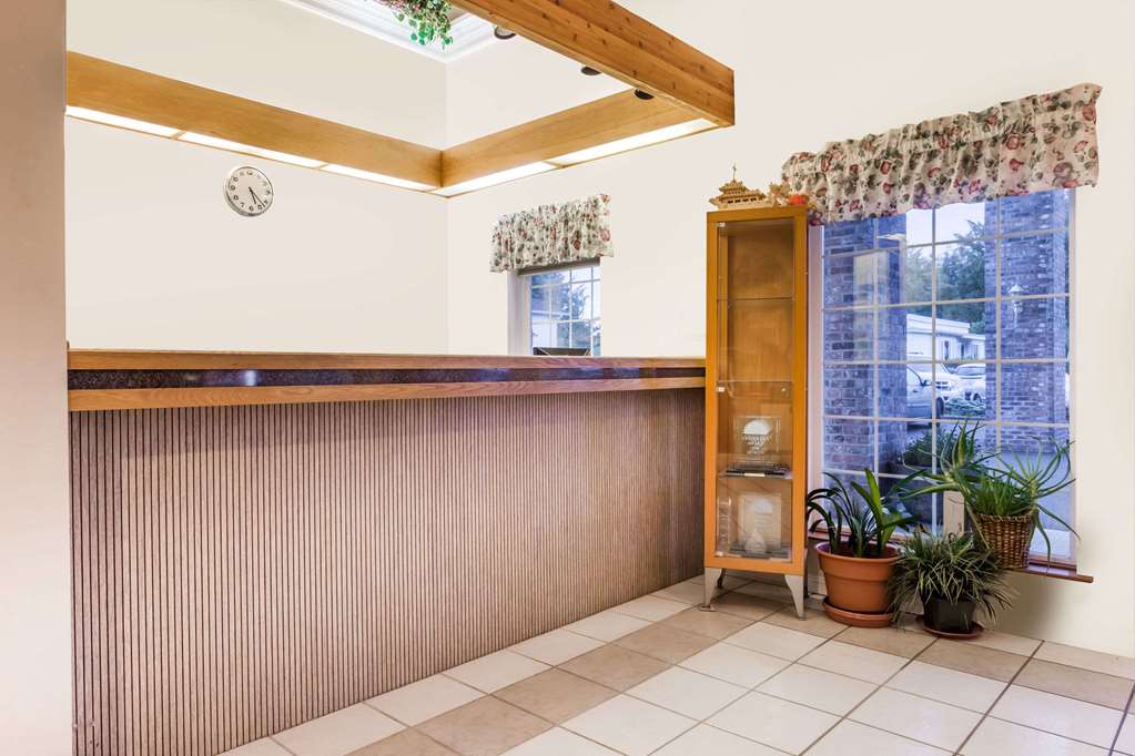 Days Inn by Wyndham Ocean Shores - photo 2