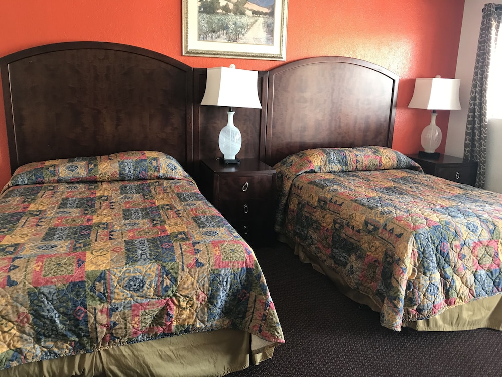 Travelodge by Wyndham Farmington Hwy 64 - photo 26