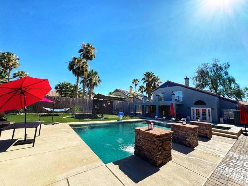 BlueWaterFalls 5Bedrooms 8Beds 10mins from The Strip