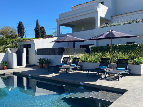 Casa do Cerro Rental — 4-Star Luxury Hotel in Carvoeiro, Portugal