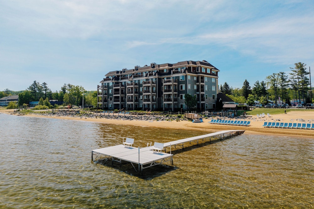 Tamarack Lodge — 4-Star Luxury Hotel in Traverse City, United States