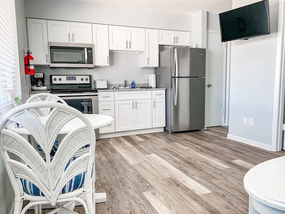 Ocean Eleven Suites - photo 14