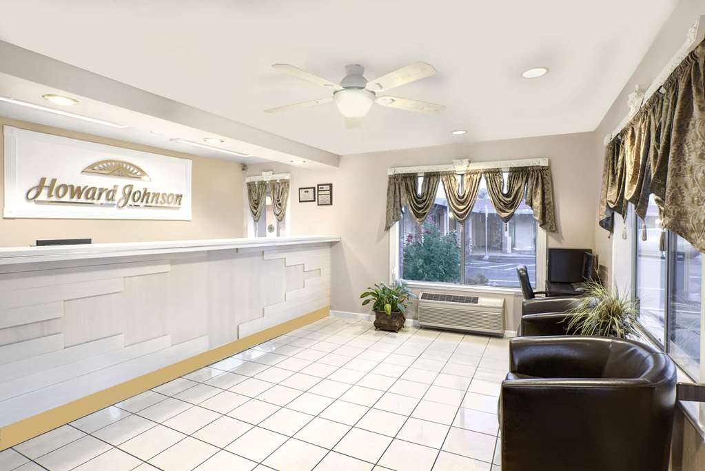 Howard Johnson by Wyndham Modesto Ceres - photo 4