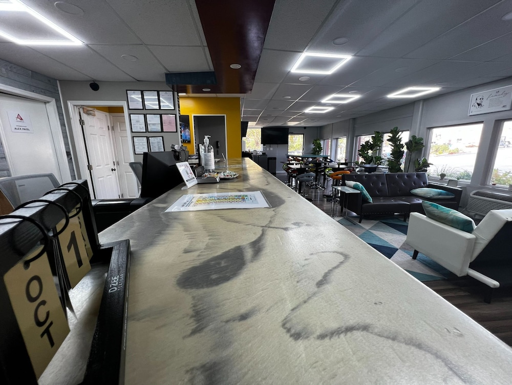 Lx Hotel Powered by ACW Circle - photo 7