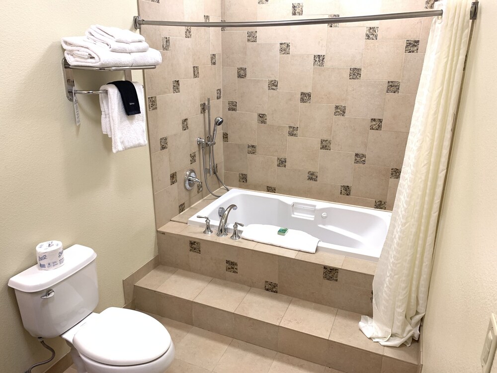 Blue Lake Casino & Hotel - photo 20