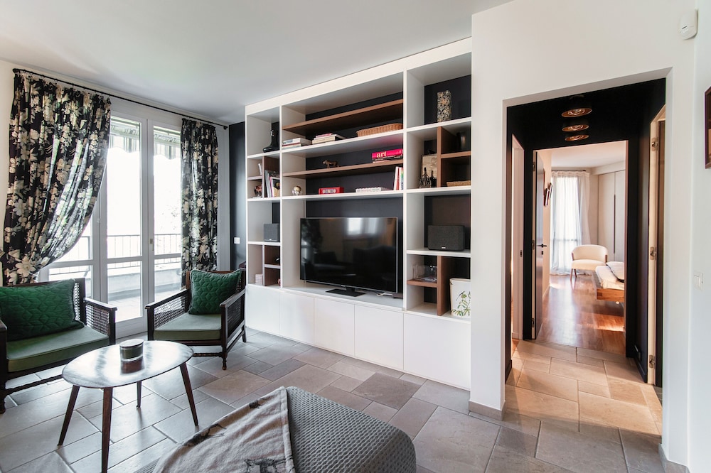 Blue Stay by MyHomeInComo — 4-Star Luxury Hotel in Faggeto Lario, Italy