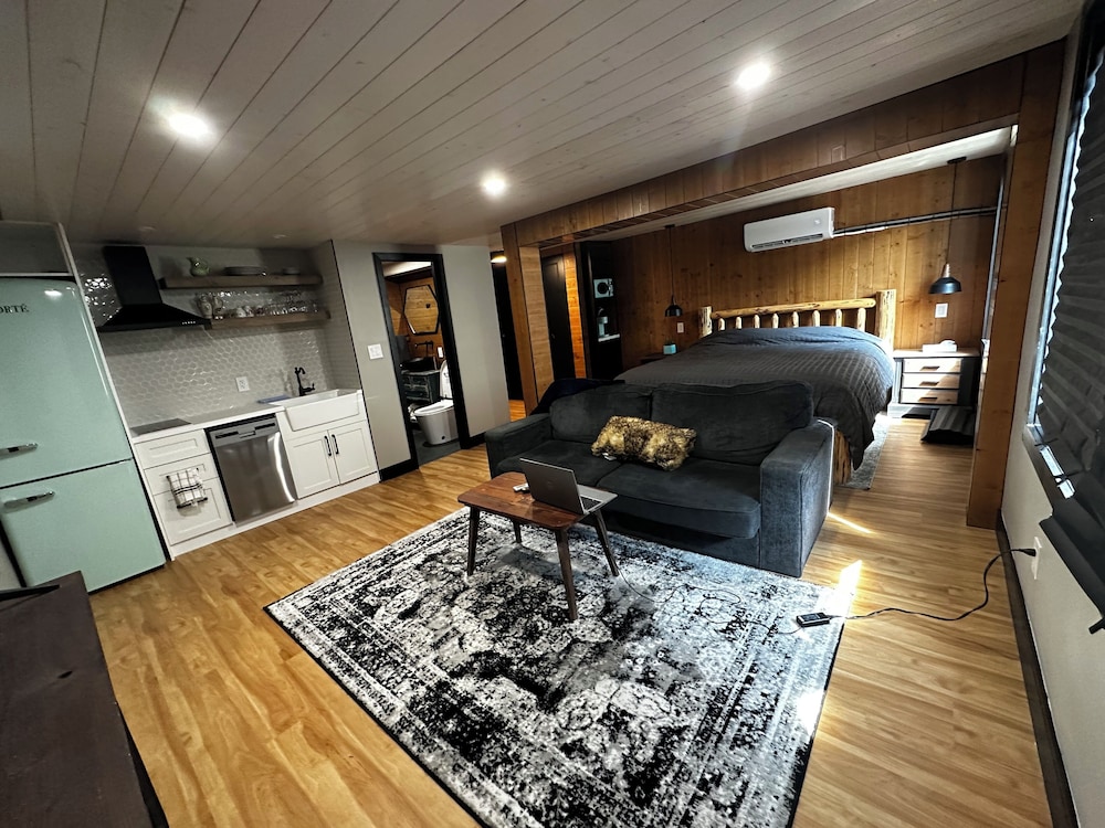 Beamsville Rustic Modern Suites - last minute hotel in Unknown City