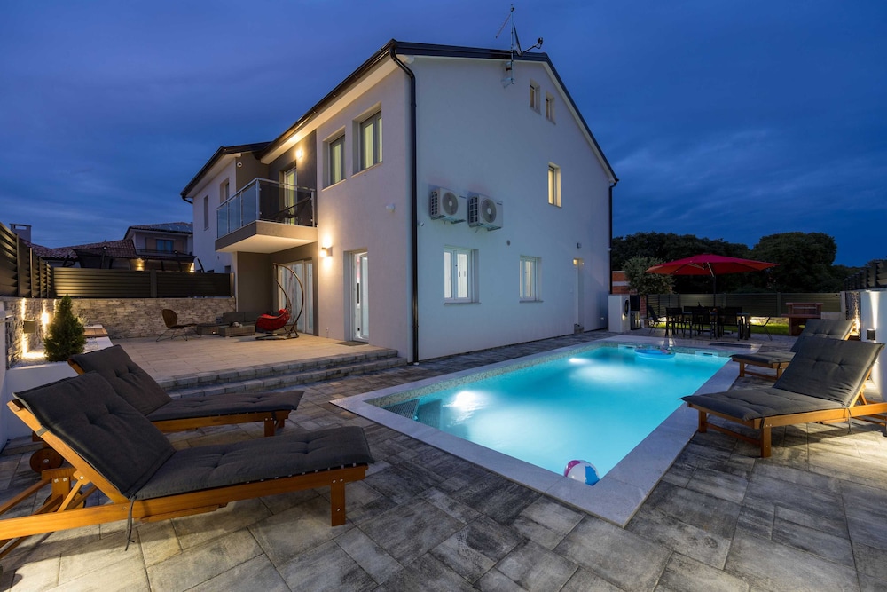 Villa Paansa — 4-Star Luxury Hotel in Rovinj, Croatia