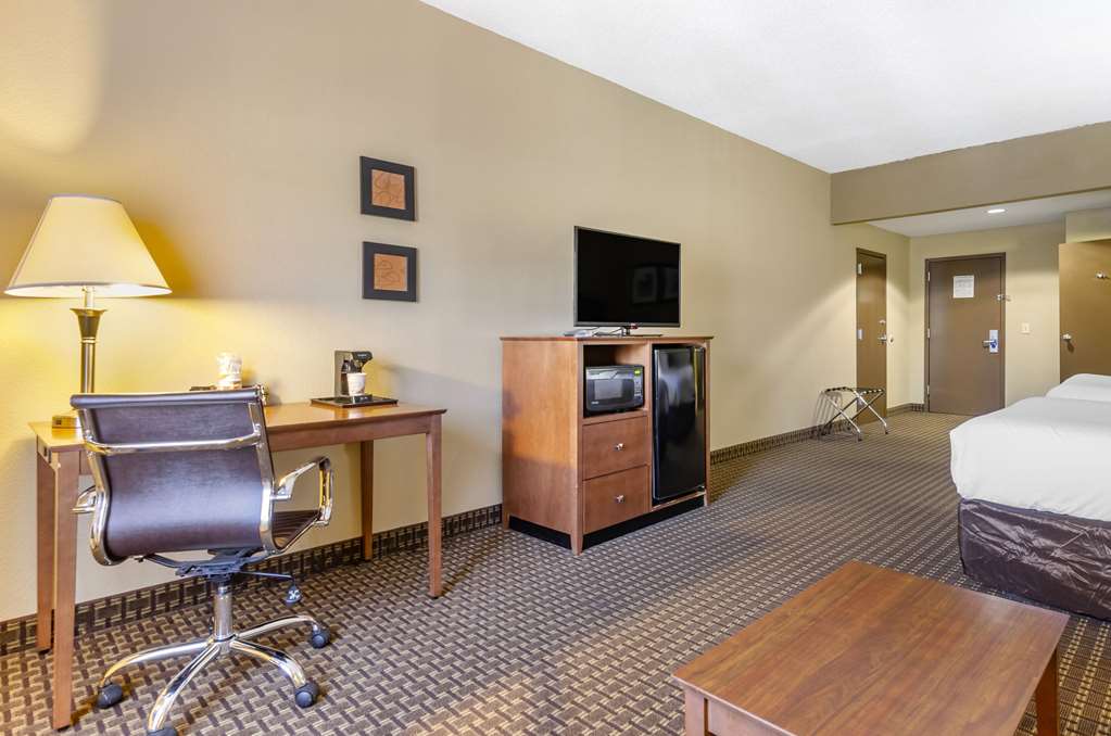 Comfort Inn & Suites Raphine Lexington near I 81 and I 64 - photo 24