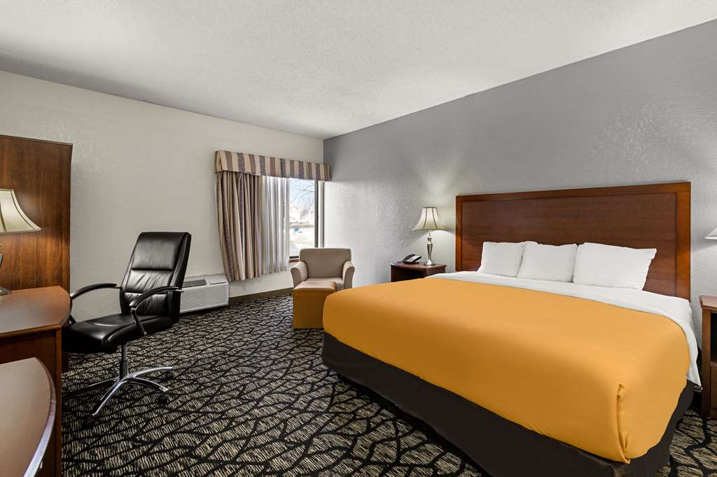 Suburban Studios Kansas City Airport North - photo 18
