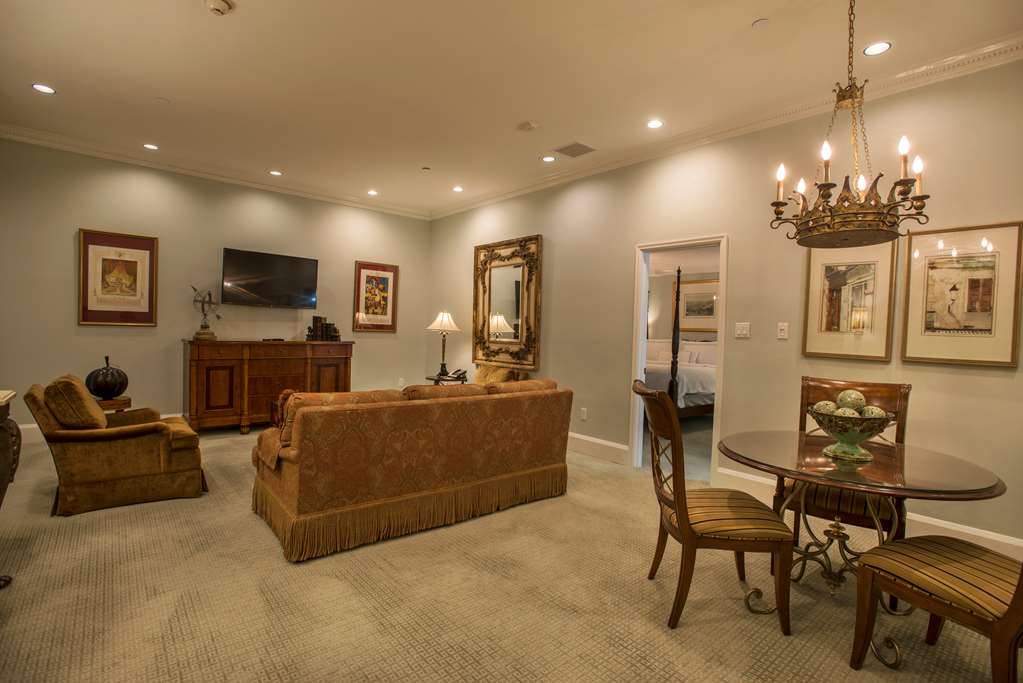 Bienville House Hotel - photo 20
