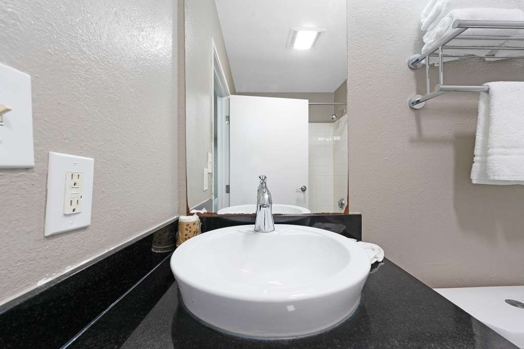 Studio 6 Extended Stay Tucker GA Atlanta Northlake - photo 10